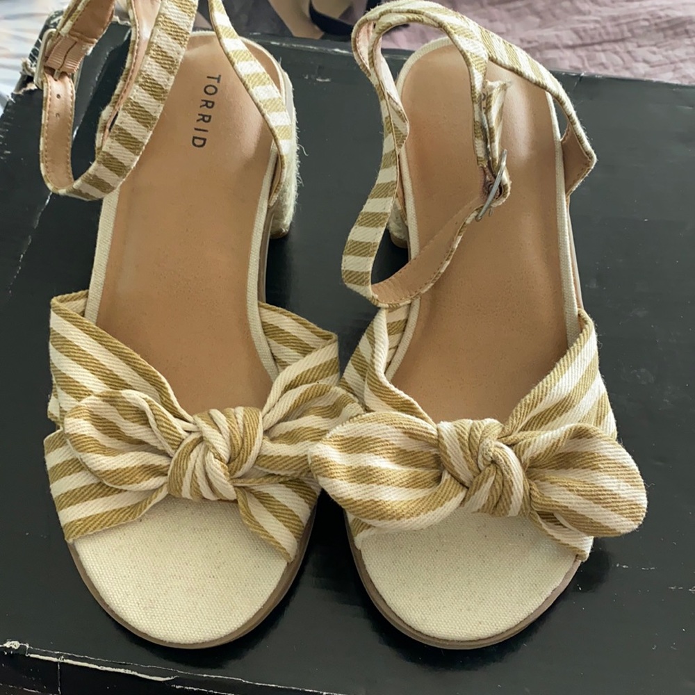 Torrid 9W stripped heels/ sandals